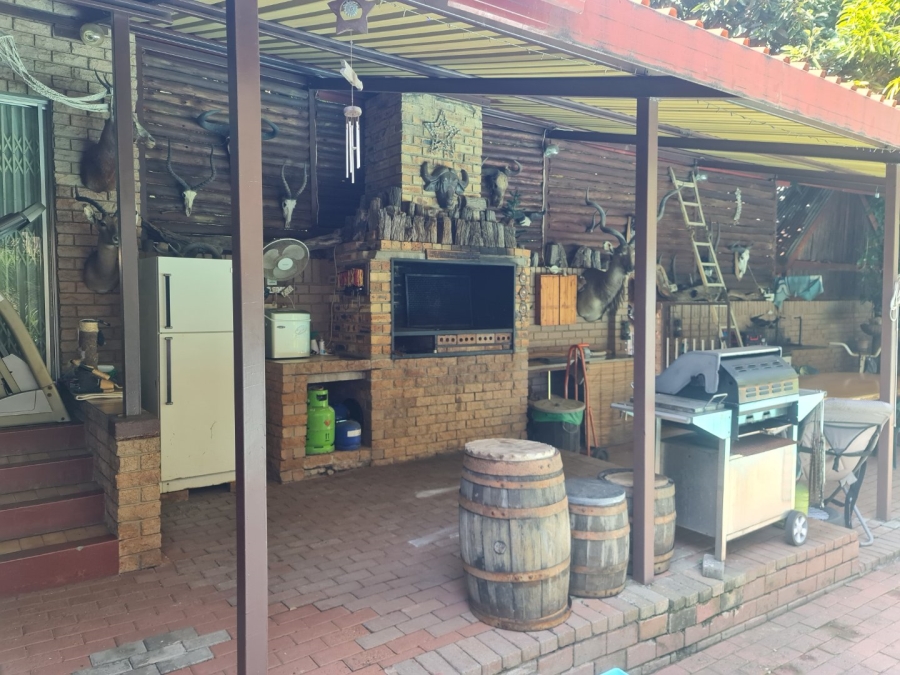 4 Bedroom Property for Sale in Safari Gardens North West
